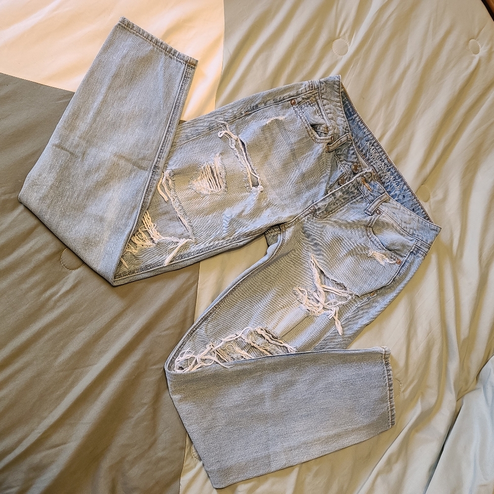 American Eagle AE Tomgirl Lightwash Jeans w/ Distress and Hidden Button Fly